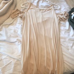 Cold should T-shirt dress with pockets